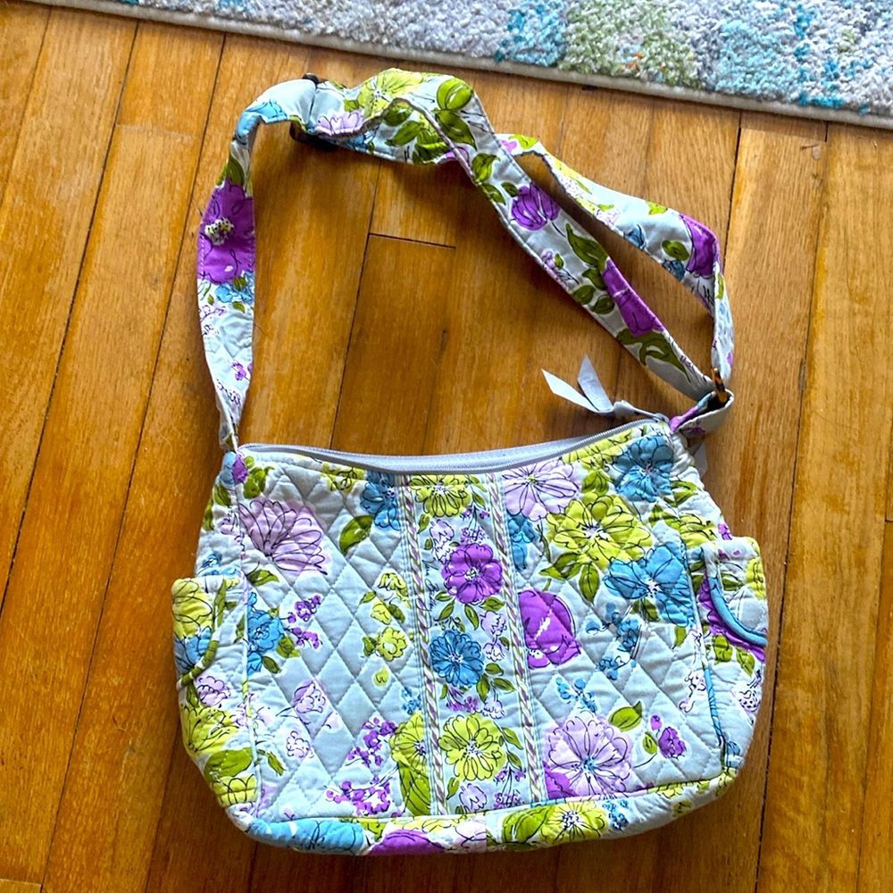 Beautiful Vera Bradley shoulder bag